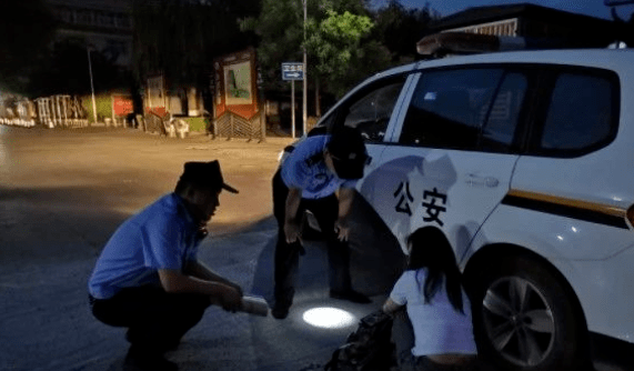 女子凌晨轻生出租车师傅跳水救人