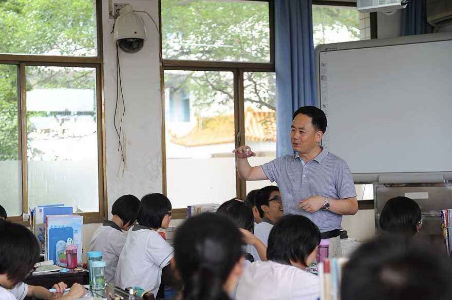 赖清德与岛内高中生对谈被批幼稚