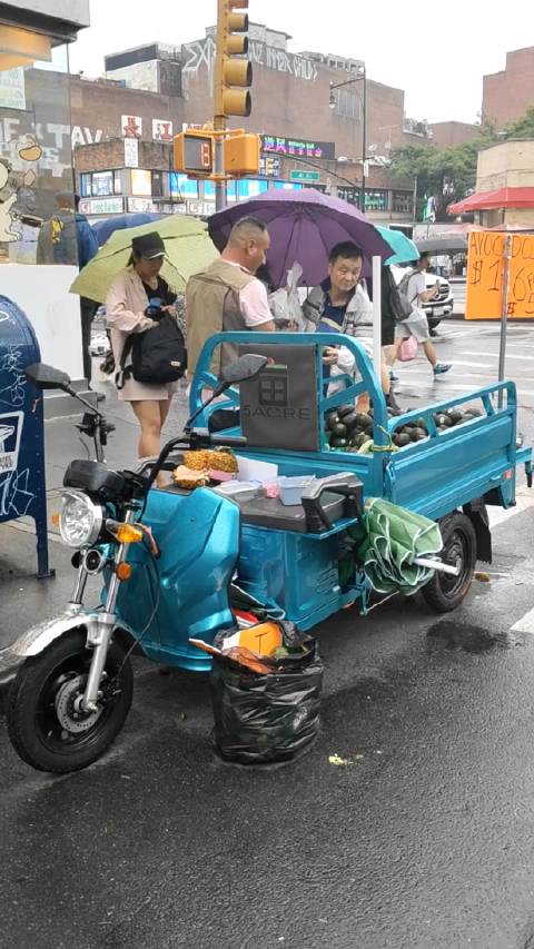 中国三蹦子开进纽约时代广场