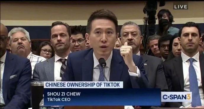 特朗普与TikTok CEO周受资会面，探讨数字商业战略与全球影响新动向